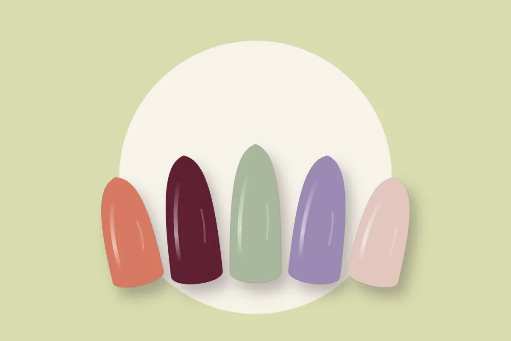 Nuancier de cinq vernis sur capsules : corail, cerise noire, sauge, lilas et lait d’amande, sur fond pistache