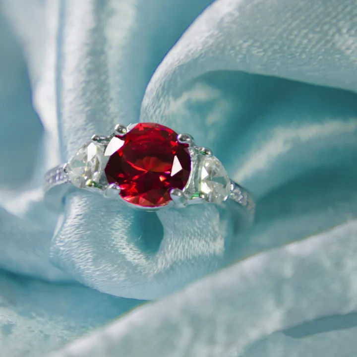 Rubis sur l’ongle : sens et origine de l’expression (et la manucure rubis)